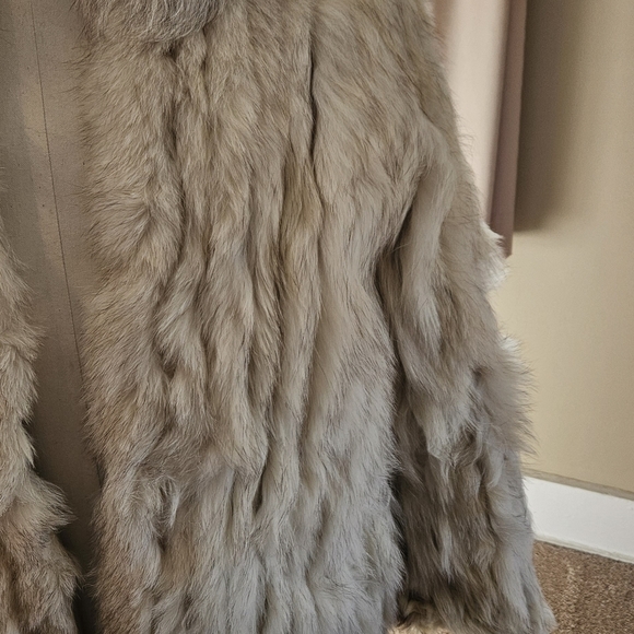 Vintage "Saga Fox" Blue Fox Jacket 100 PERCENT FOX! - Picture 4 of 16